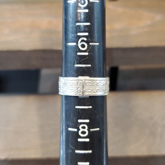 Size 7 925 Sterling Silver Amazing Light Pattern Ring - Picture 3 of 5